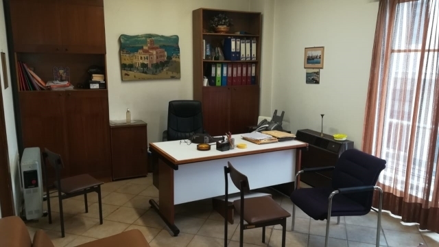 (Προς Ενοικίαση) Επαγγελματικός Χώρος Γραφείο || Πειραιάς/Πειραιάς - 25 τ.μ, 350€ 